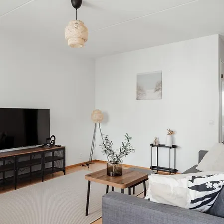 Spacious 2br Family With Sauna Near Metro דירה הלסינקי