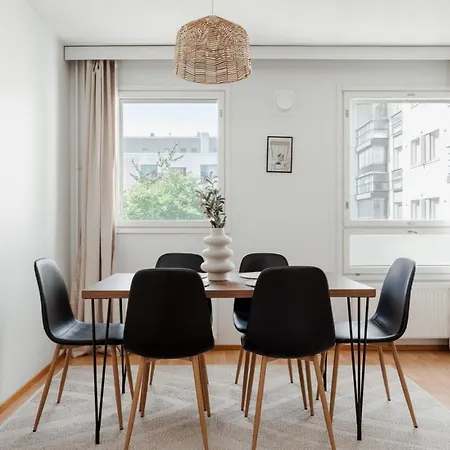 Spacious 2br Family With Sauna Near Metro דירה