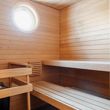 Spacious 2br Family With Sauna Near Metro