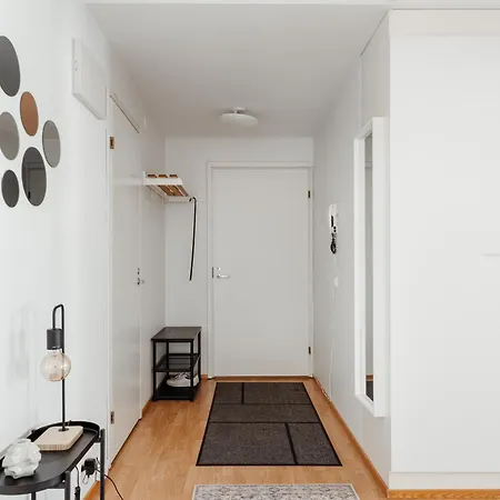 Spacious 2br Family With Sauna Near Metro דירה הלסינקי